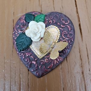 TEXTURED HEART BROOCH Pendant Raised White Rose Green Leaves Glitter Butterfly